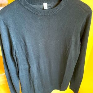 Lululemon black open back sweater